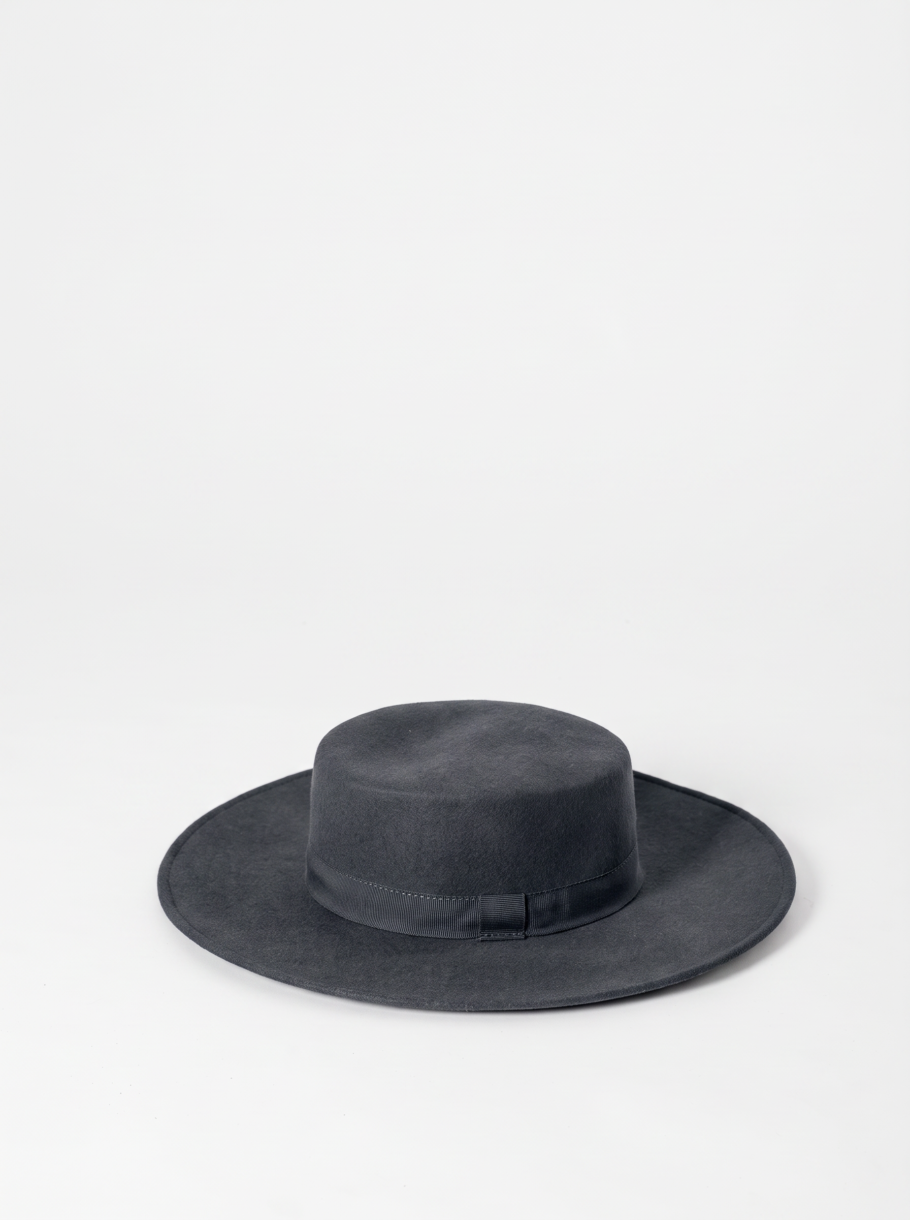 Cappello a tesa dritta in feltro