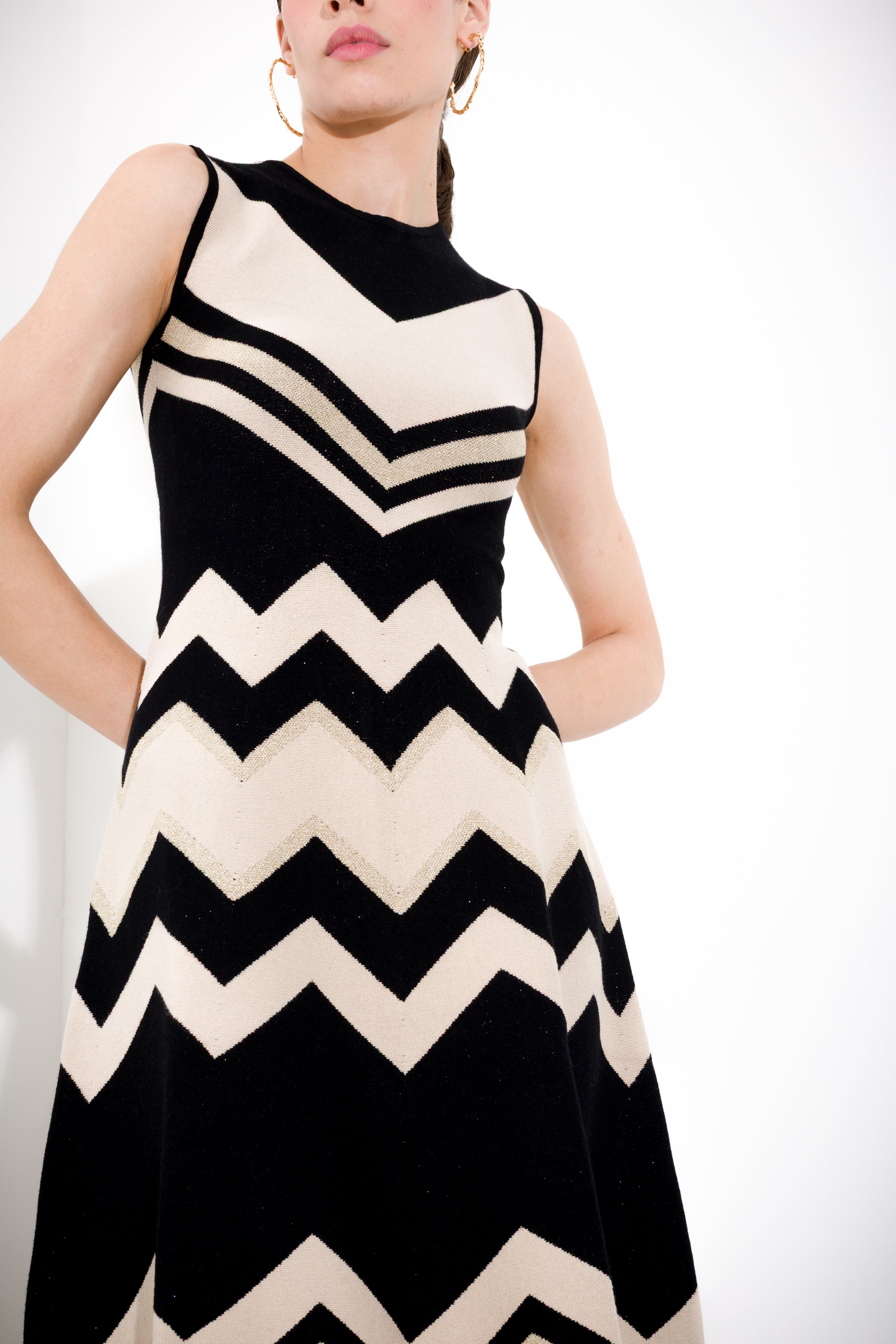 Sleeveless chevron dress