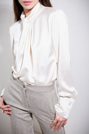 Blusa nodo in raso