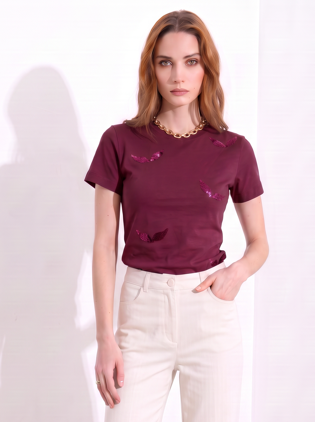 Camiseta con detalles de lentejuelas