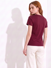 Camiseta con detalles de lentejuelas