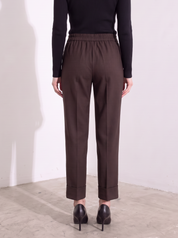 Pantalone slim con risvolto alto