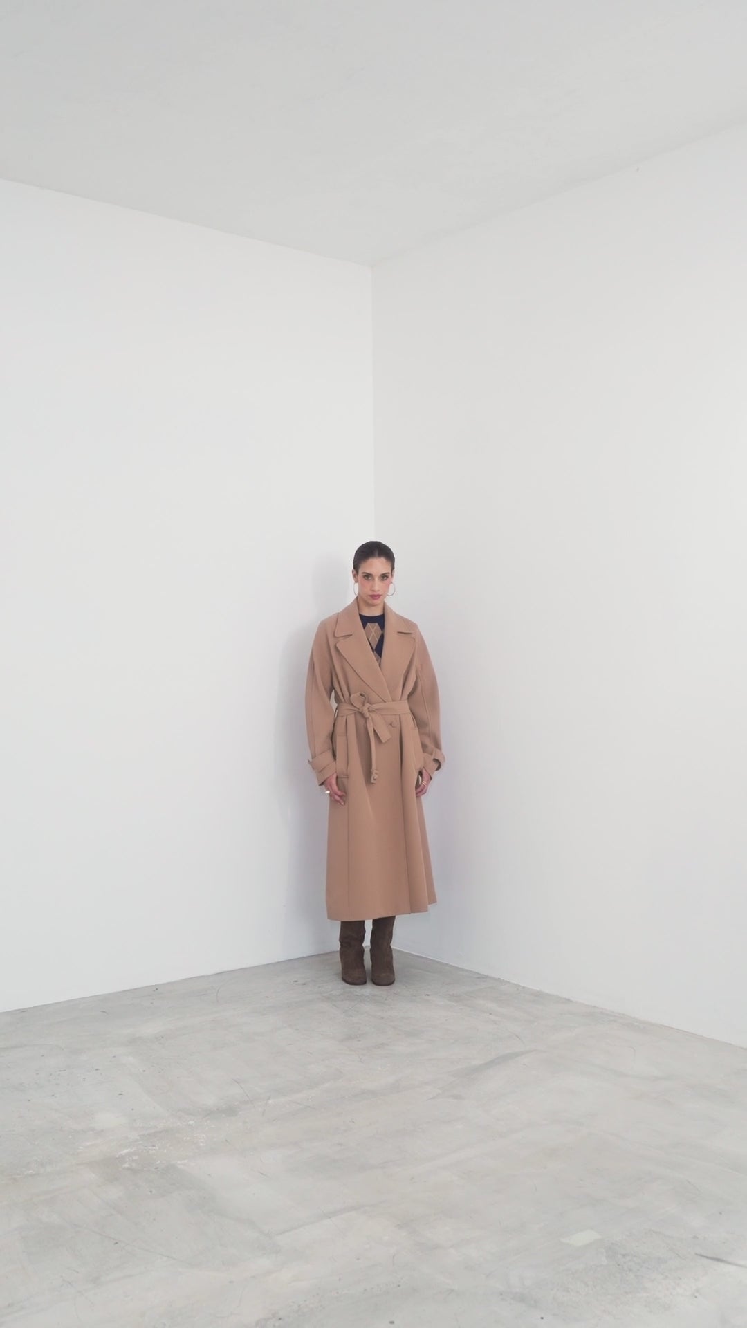 Trench lungo in fluido diagonale