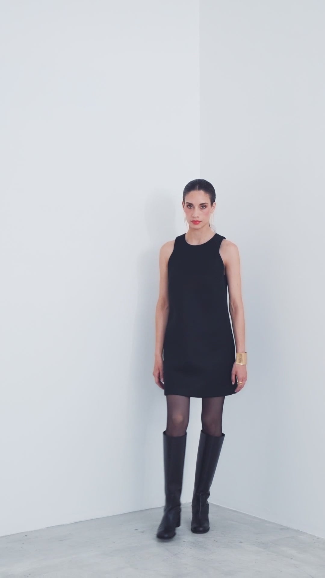 Short dress in double mesh
