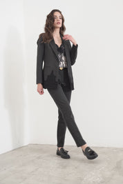 Top stampato con pizzo