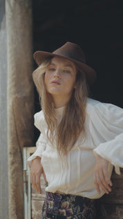Blusa con pieghe e maniche blusanti - Blusa con pieghe e maniche blusanti