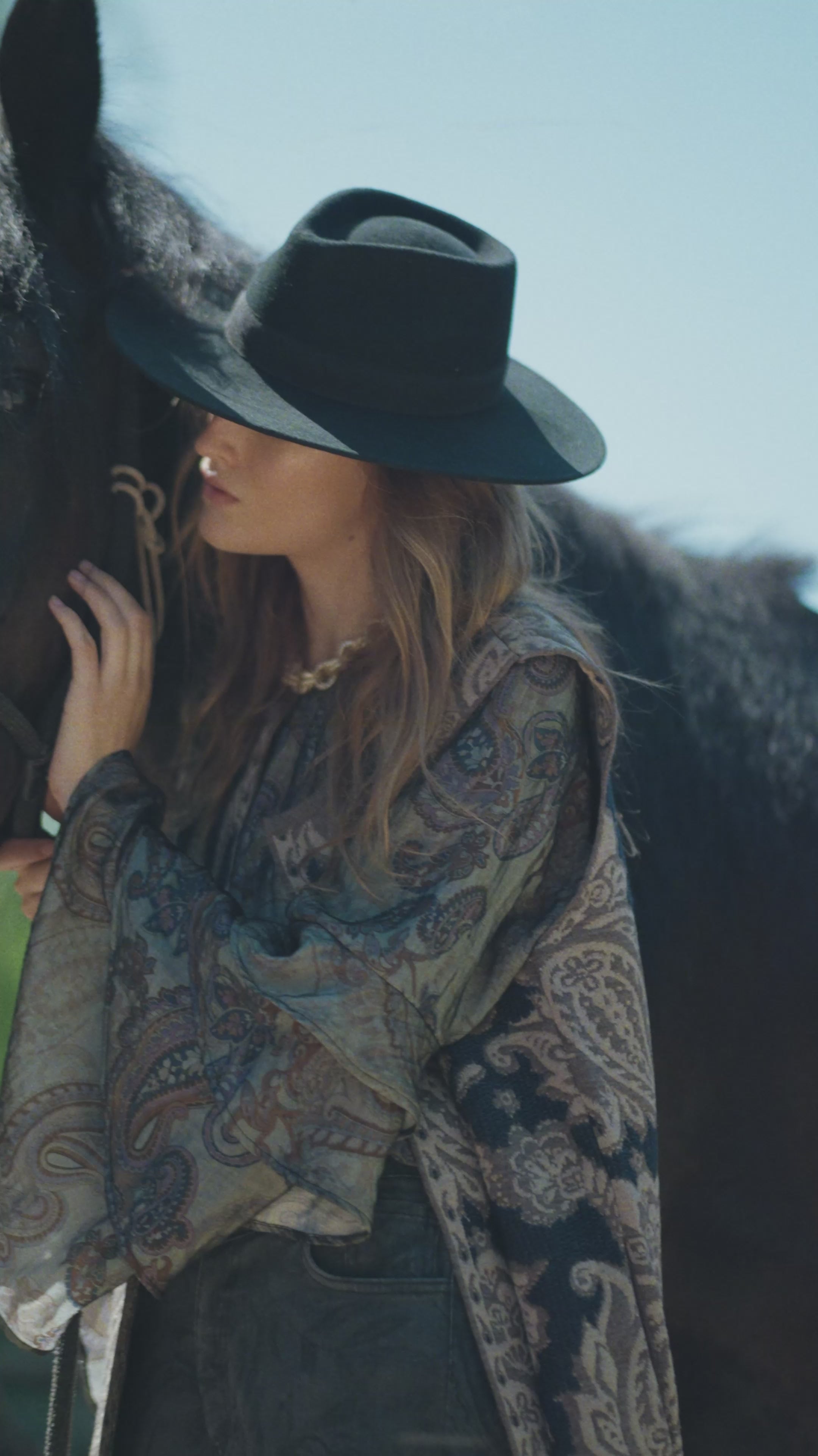 Blusa con maniche volant - Blusa con maniche volant