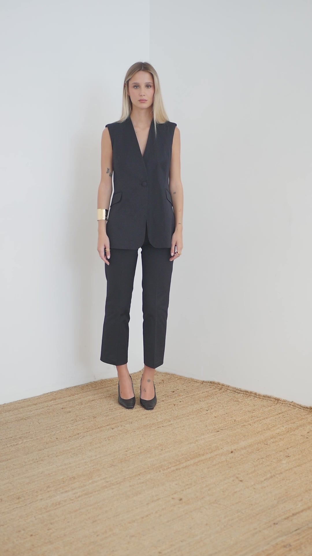 Sleeveless cotton jacket